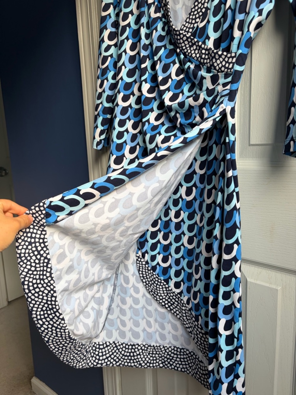 J. McLaughlin Blue Geometric Print Faux Wrap Dress Size Small Stretch Jersey - Picture 5 of 11